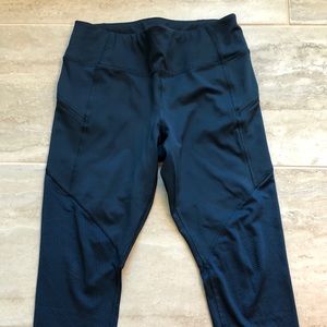 COPY - Athleta contender Capri medium petite